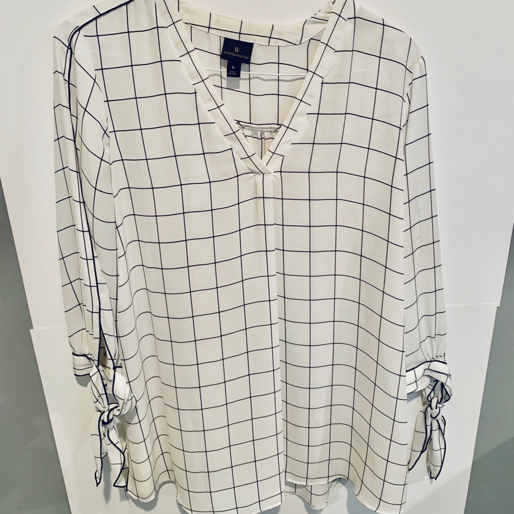 Versatile tunic with cute tie sleeves Size L